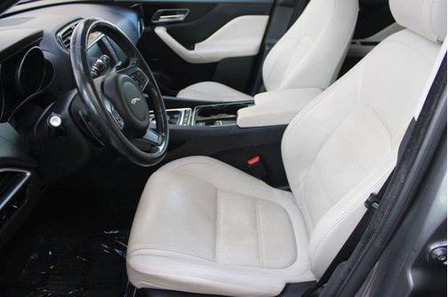 2017 Jaguar F-PACE 35t Prestige