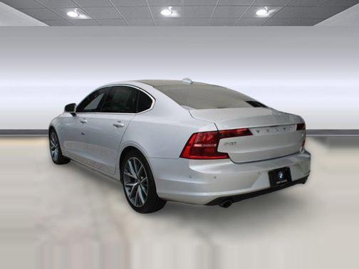 2018 Volvo S90 T5 Momentum