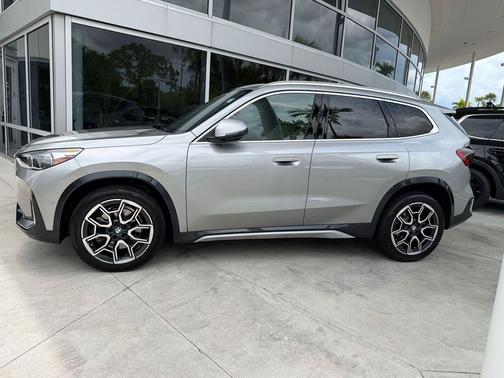 Space Silver Metallic 2023 BMW X1 xDrive28i