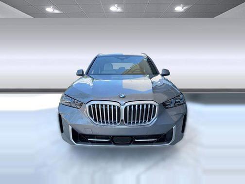 Skyscraper Grey Metallic 2026 BMW X5 sDrive40i