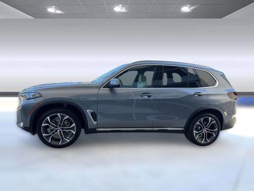 Skyscraper Grey Metallic 2026 BMW X5 sDrive40i
