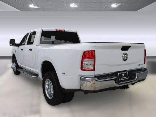 2023 RAM 3500 Tradesman Crew Cab 4x4 8' Box