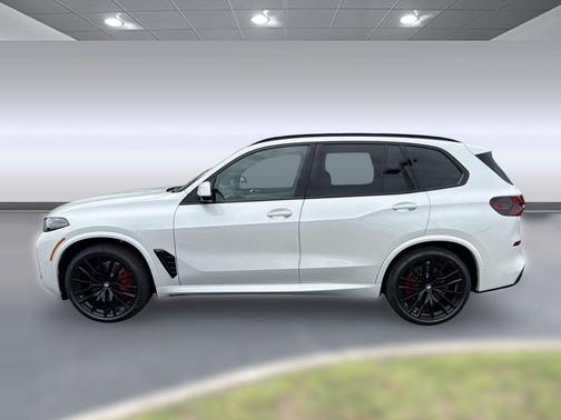 Mineral White Metallic 2026 BMW X5 sDrive40i
