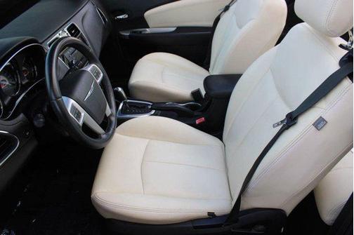 2014 Chrysler 200 Touring