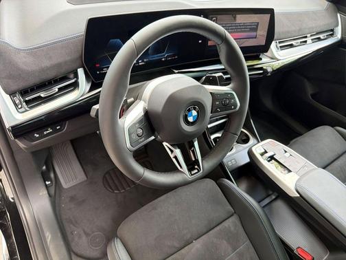 Black Sapphire Metallic 2026 BMW X2 xDrive28i