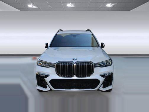 2022 BMW X7 M50i