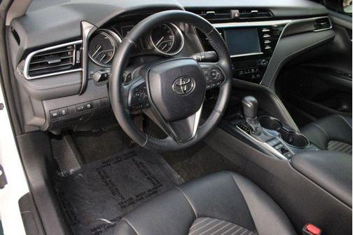 2018 Toyota Camry Hybrid XLE