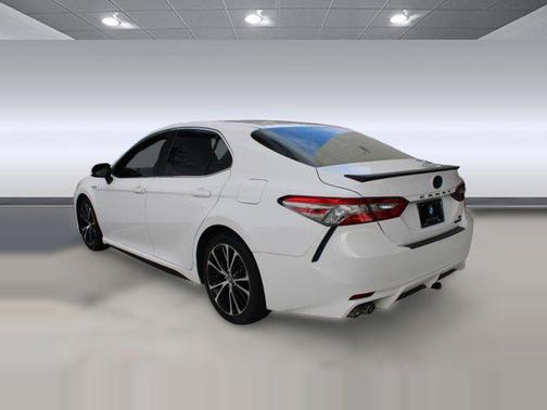 2018 Toyota Camry Hybrid XLE