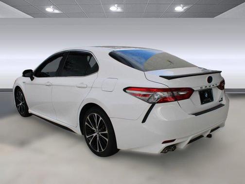 2018 Toyota Camry Hybrid XLE