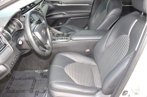 2018 Toyota Camry Hybrid XLE