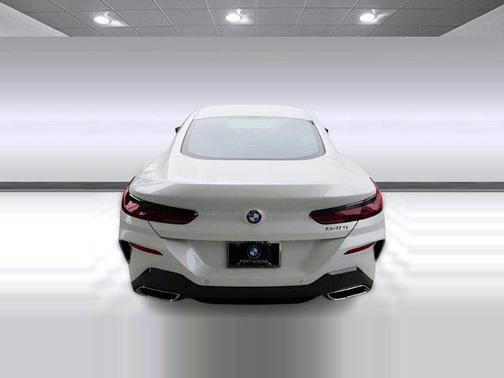 2025 BMW 840 i