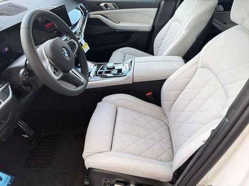 Alpine White 2026 BMW X5 M60i