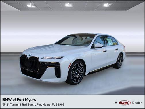 Mineral White Metallic 2026 BMW i7 eDrive50