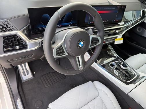 Mineral White Metallic 2026 BMW X5 M60i