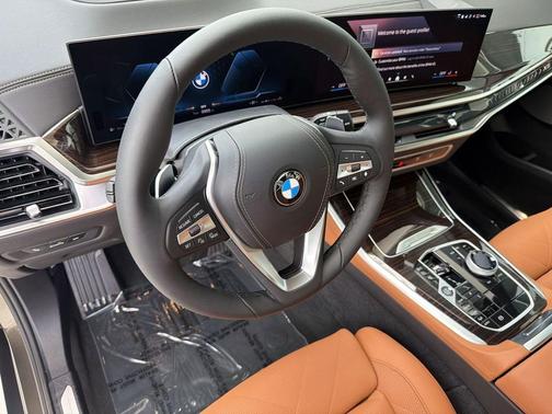 Manhattan Green Metallic 2026 BMW X5 xDrive40i