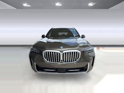 Manhattan Green Metallic 2026 BMW X5 xDrive40i