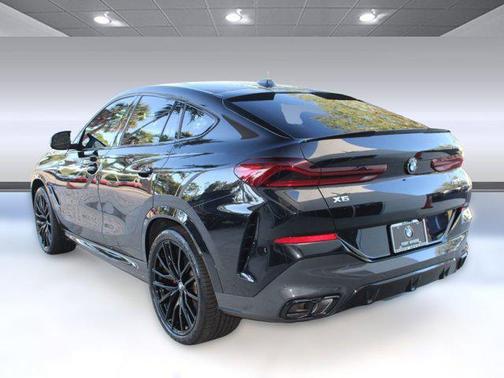 2024 BMW X6 M60i