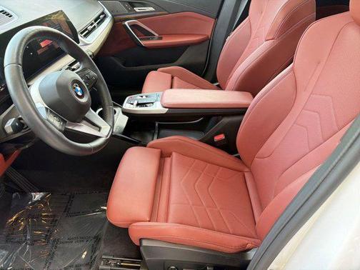 Mineral White Metallic 2026 BMW X1 xDrive28i