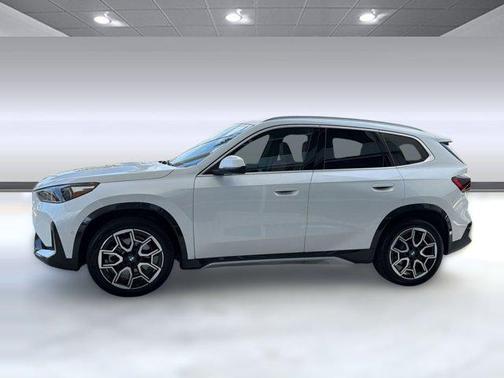 Mineral White Metallic 2026 BMW X1 xDrive28i