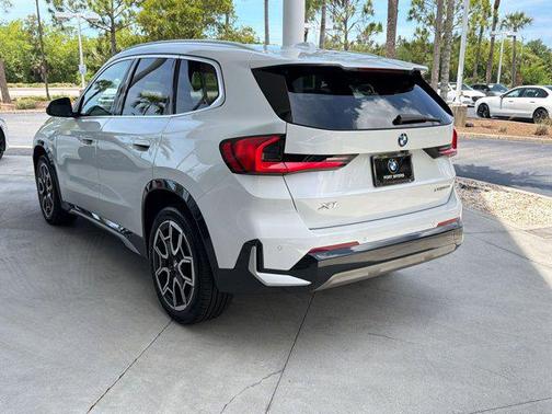 Mineral White Metallic 2026 BMW X1 xDrive28i