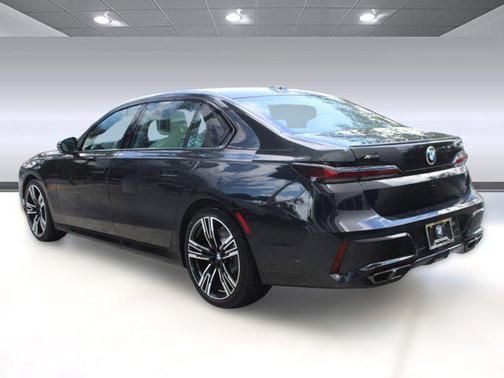 2025 BMW 760 i xDrive