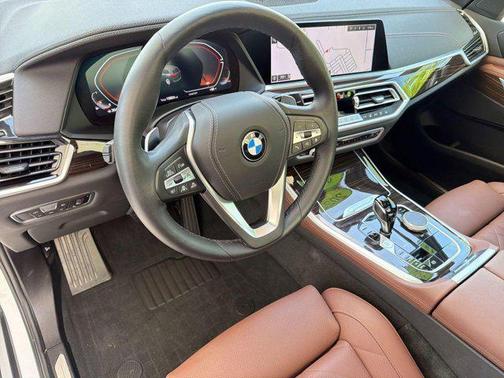 Mineral White Metallic 2023 BMW X5 xDrive40i