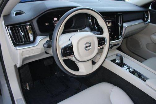 2024 Volvo S60 B5 Core Dark Theme