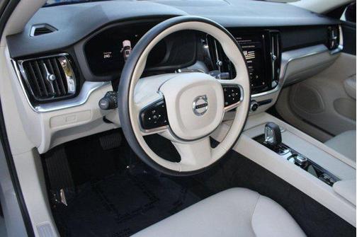 2024 Volvo S60 B5 Core Dark Theme