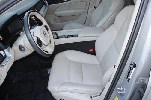 2024 Volvo S60 B5 Core Dark Theme