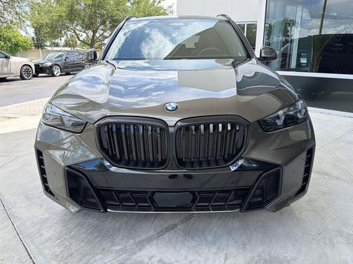 Manhattan Green Metallic 2026 BMW X5 xDrive40i