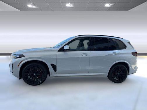 Mineral White Metallic 2026 BMW X5 xDrive40i