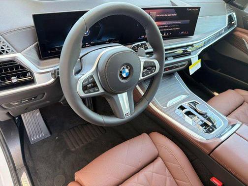 Mineral White Metallic 2026 BMW X5 xDrive40i