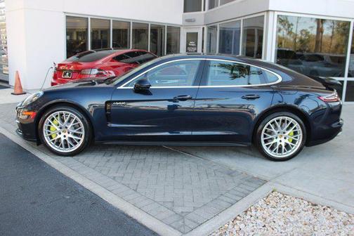 2019 Porsche Panamera 4
