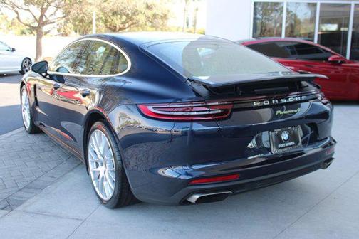 2019 Porsche Panamera 4