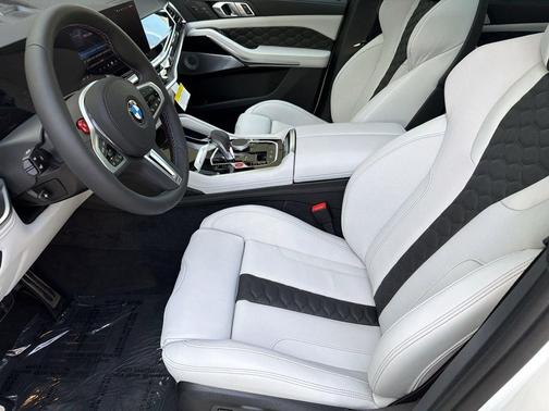 Mineral White Metallic 2026 BMW X5 M Base