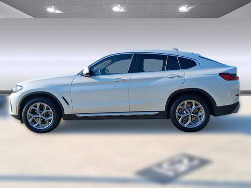 2025 BMW X4 xDrive30i