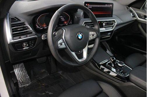 2025 BMW X4 xDrive30i