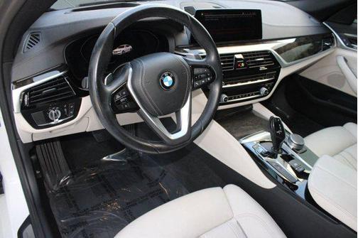 2020 BMW 540 540i