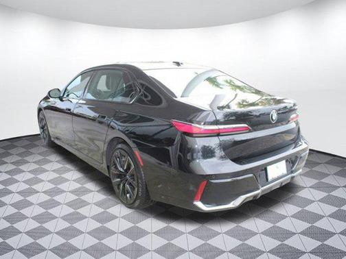 2023 BMW 740 i