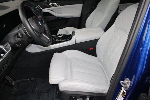 2024 BMW X5 M60i