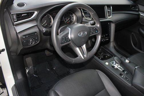 2022 INFINITI QX50 LUXE