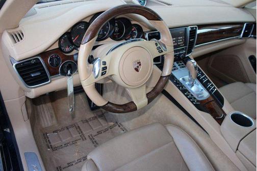 2013 Porsche Panamera 4 Platinum Edition