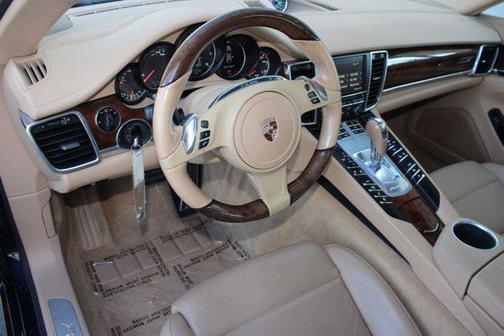 2013 Porsche Panamera 4 Platinum Edition