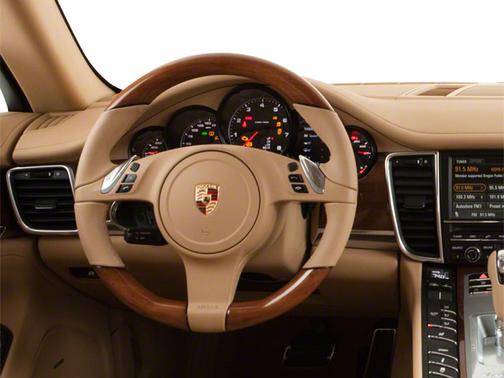 2013 Porsche Panamera 4 Platinum Edition