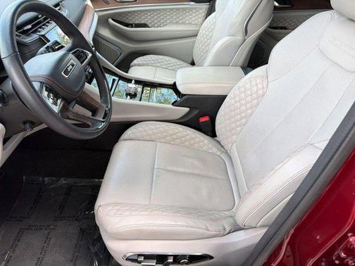 2023 Jeep Grand Cherokee Summit