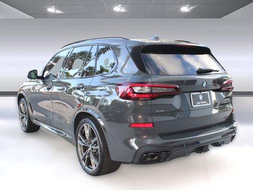 2022 BMW X5 M50i