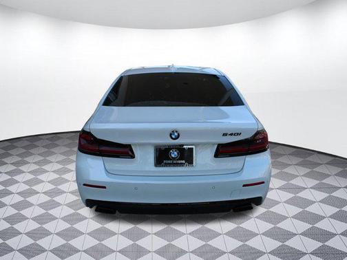 2021 BMW 540 540i