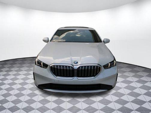 2024 BMW 530 i