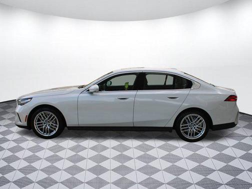 2024 BMW 530 i