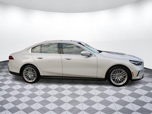 2024 BMW 530 i